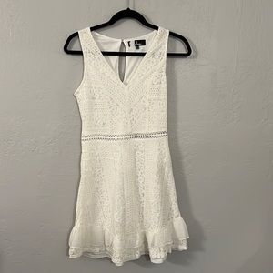 Lulu’s white summer pretty dress size small like new